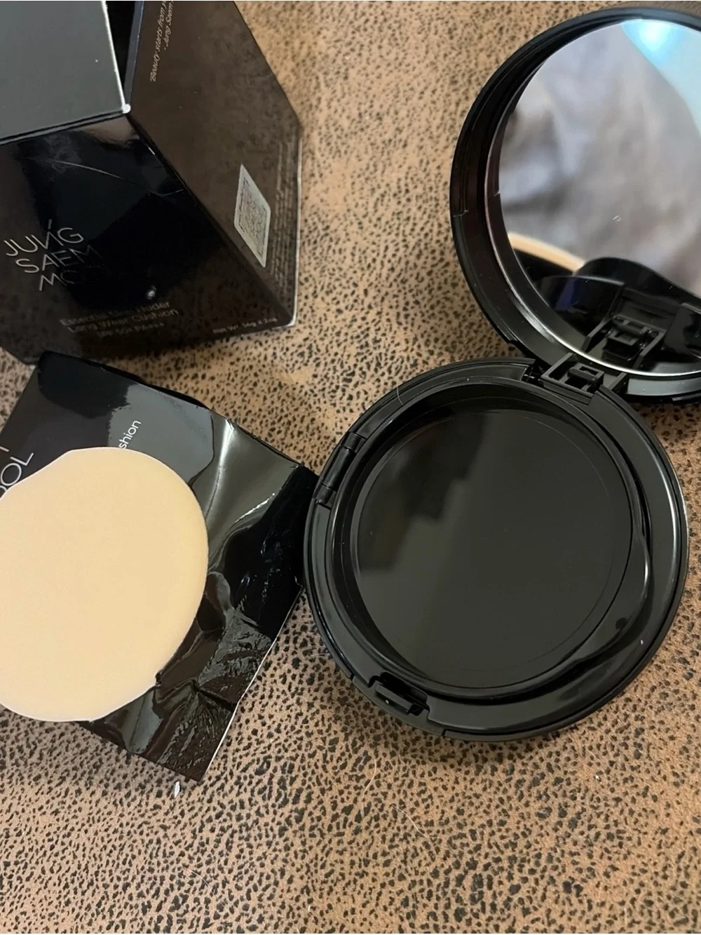 JUNG SAEM MOOL Essential Skin Nuder Longwear Cushion 0.98 Fl Oz  [SPF] 21 Medium